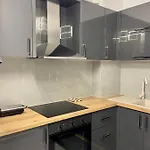 Seaview Modern Two Bedroom Apartment *