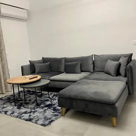 Seaview Modern Two Bedroom *
