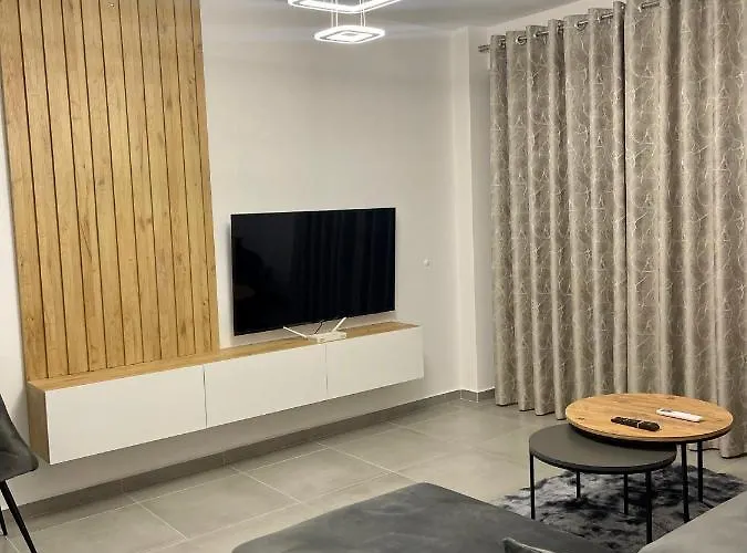 Seaview Modern Two Bedroom *