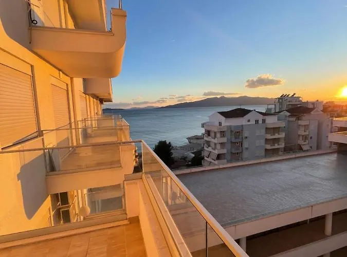 Seaview Modern Two Bedroom Apartament Saranda