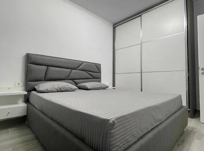 Seaview Modern Two Bedroom Apartament *