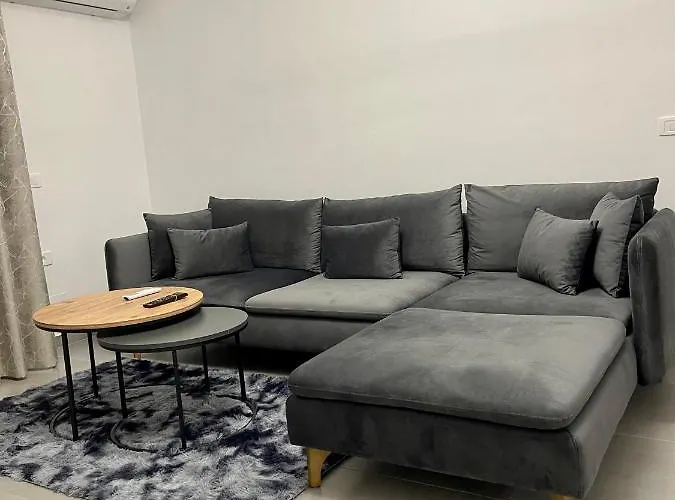 Seaview Modern Two Bedroom *