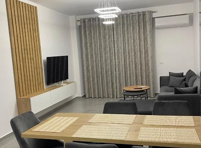 Seaview Modern Two Bedroom *